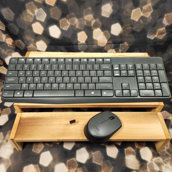 Logitech MK235 Wireless Keyboard and Mouse Combo - Picture 1 of 5